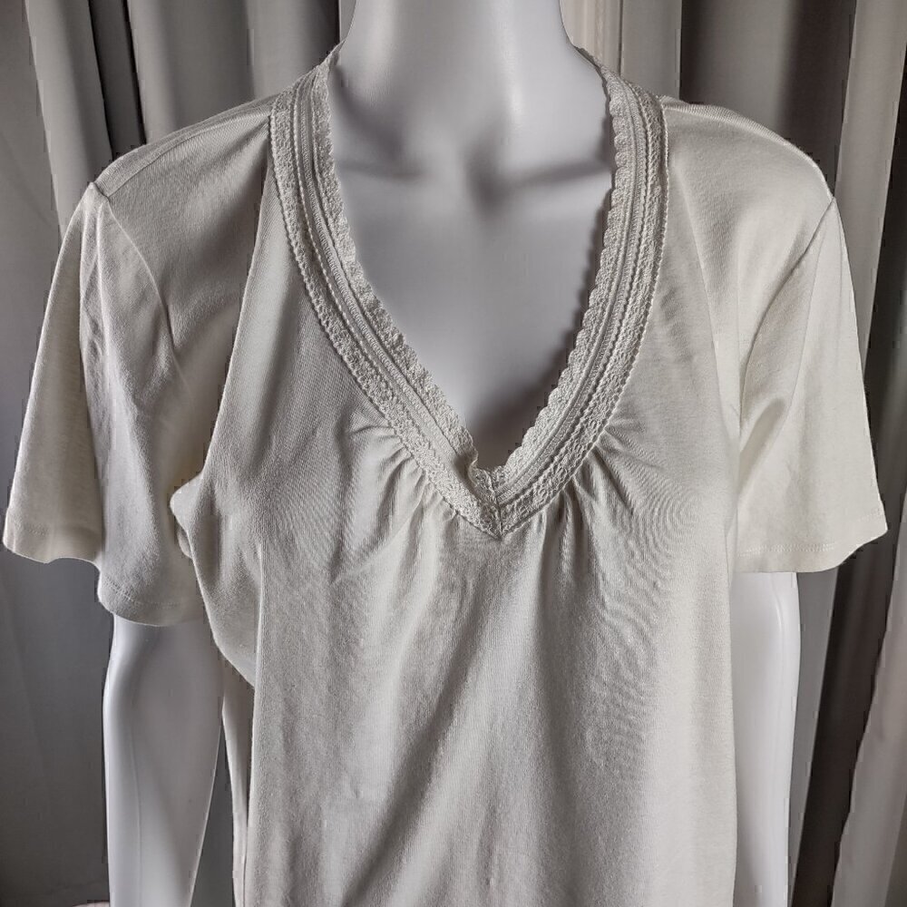 Jones New York Signature Woman White 100% Cotton V-Neck Light Weight Top Size 1X - Picture 2 of 10